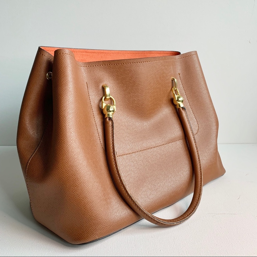 London Fog Classic Faux Leather shoulder purse - Picture 3 of 5
